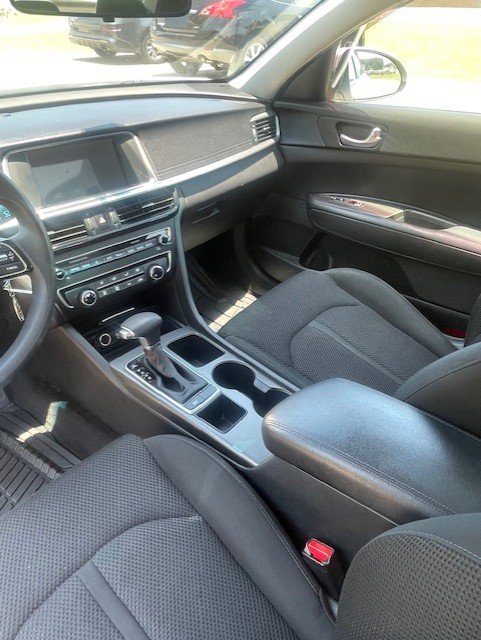 2019 Kia Optima LX - Photo 6