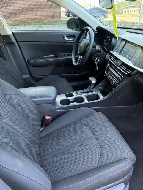 2020 Kia Optima LX - Photo 8