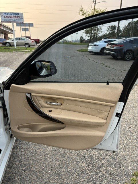 2015 BMW 3 Series 328i - Photo 18