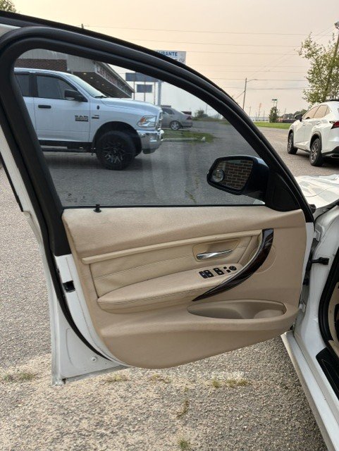 2015 BMW 3 Series 328i - Photo 8
